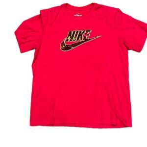 The Nike Tee 80s retro pink with logo - large